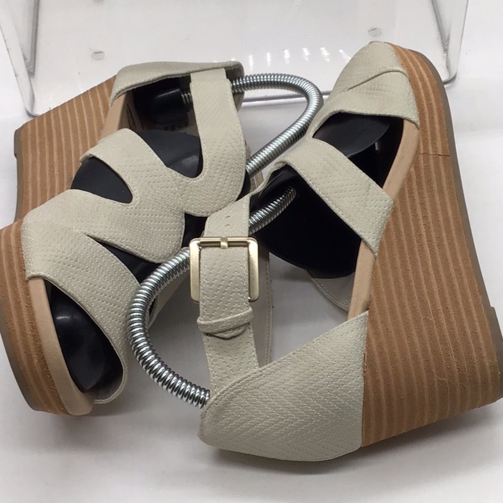 Dr.Scholl’s Beige Heel Sandal - Picture 4 of 10